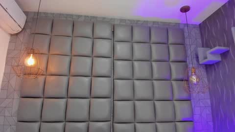 Snapshot of mile_u chatting on 01.28.25 Milena online show from 01.28.25