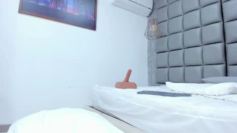 Snapshot of mile_u chatting on 02.05.25 Milena online show from 02.05.25