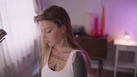 Snapshot of mileeena chatting on 03.01.25 M Telegram mamagotachannel online show from 03.01.25