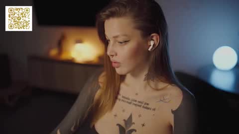 Snapshot of mileeena chatting on 10.16.25 M Telegram mamagotachannel online show from 10.16.25