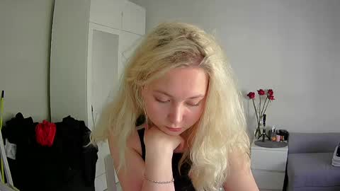 Milena new nonude shy blonde natural online show from 04.29.26
