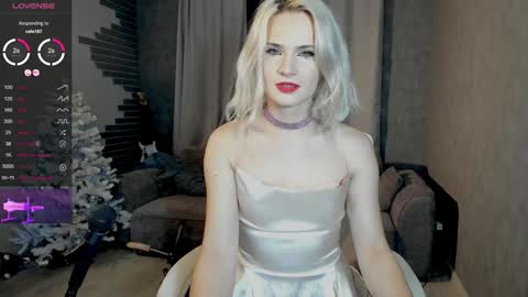 Snapshot of milena_marshmallows chatting on 12.30.24 Milena online show from 12.30.24