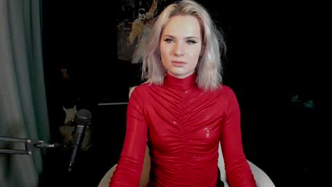 Snapshot of milena_marshmallows chatting on 01.11.25 Milena online show from 01.11.25