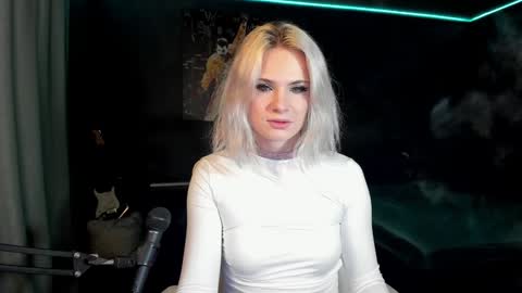 Snapshot of milena_marshmallows chatting on 01.13.25 Milena online show from 01.13.25