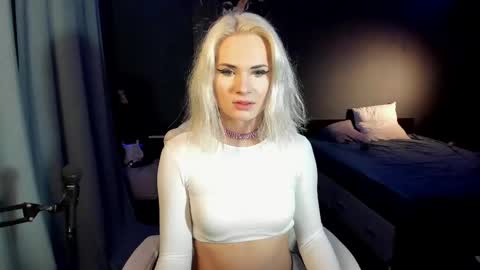 Snapshot of milena_marshmallows chatting on 02.10.25 Milena online show from 02.10.25