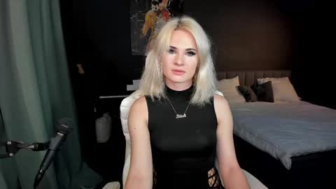 Snapshot of milena_marshmallows chatting on 03.02.25 Milena online show from 03.02.25
