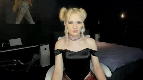 Snapshot of milena_marshmallows chatting on 10.14.25 Milena online show from 10.14.25
