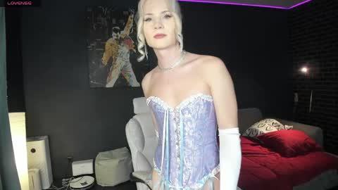 Milena online show from 04.30.26