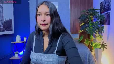 Snapshot of milenka_5 chatting on 05.09.26 Milenka online show from 05.09.26