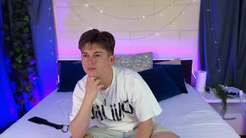 Snapshot of miless_cooper chatting on 05.02.26 Miles online show from 05.02.26