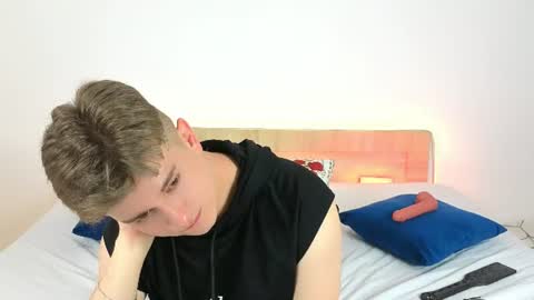 Snapshot of miless_cooper chatting on 06.18.26 Miles online show from 06.18.26