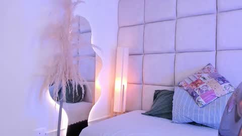 Miley online show from 11.14.25