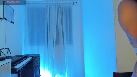 Snapshot of miley_kane chatting on 01.13.25 miley_kane online show from 01.13.25