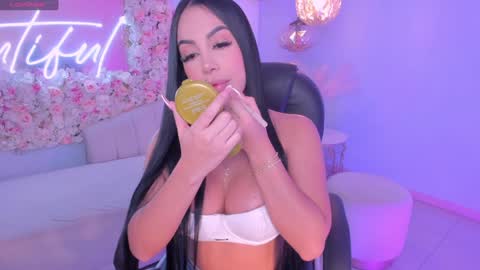 Snapshot of mileycruz_ chatting on 12.04.24 Miley Cruz IG miley model23 online show from 12.04.24