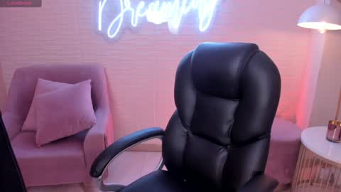 Snapshot of mileycruz_ chatting on 01.28.25 Miley Cruz IG miley model23 online show from 01.28.25