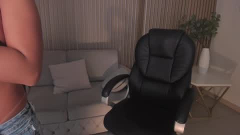 Miley Cruz  IG miley model23 online show from 02.19.25