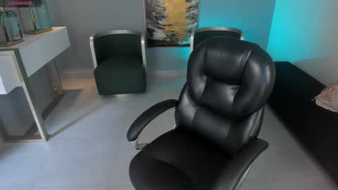 Snapshot of mileycruz_ chatting on 09.15.25 Miley Cruz IG miley model23 online show from 09.15.25