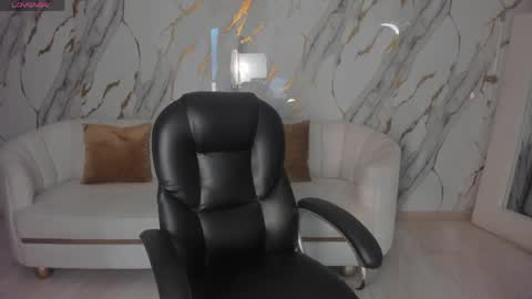 Snapshot of mileycruz_ chatting on 03.12.26 Miley Cruz IG miley model23 online show from 03.12.26