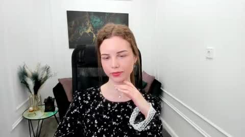 Snapshot of mileygloss chatting on 06.09.26 mileygloss online show from 06.09.26