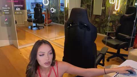 Snapshot of mileysin chatting on 11.18.25 Miley Sin online show from 11.18.25