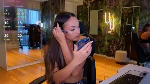 Snapshot of mileysin chatting on 12.04.25 Miley Sin online show from 12.04.25