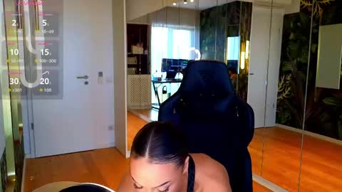 Miley Sin online show from 04.22.26