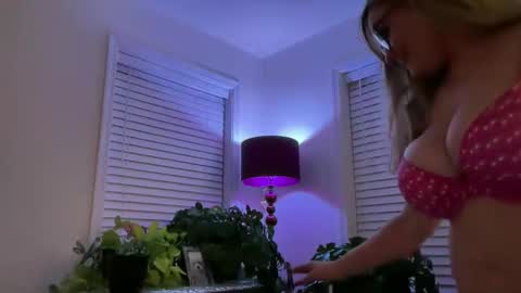 MIlf Goddess online show from 09.25.25