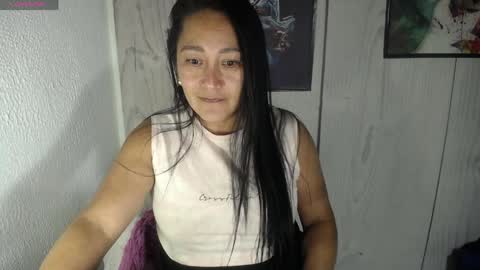 Snapshot of milf_julianna chatting on 03.26.26 Julianna online show from 03.26.26