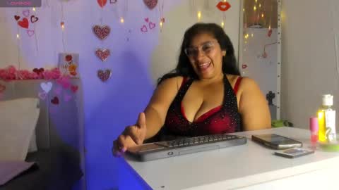 Snapshot of milf_latinn chatting on 09.17.25 milf latinn online show from 09.17.25
