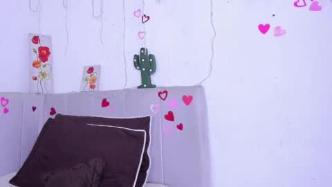 Snapshot of milf_latinn chatting on 10.20.25 milf latinn online show from 10.20.25