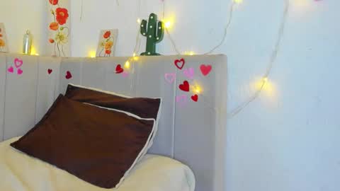 Snapshot of milf_latinn chatting on 10.21.25 milf latinn online show from 10.21.25