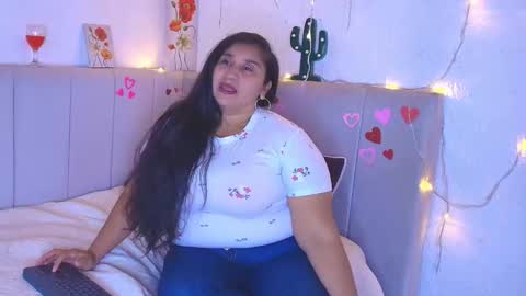 Snapshot of milf_latinn chatting on 10.22.25 milf latinn online show from 10.22.25