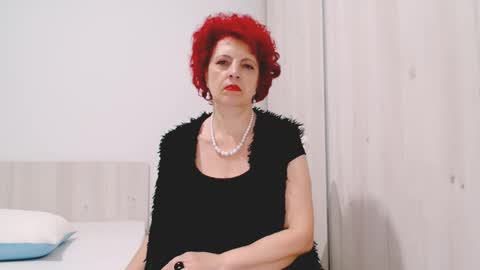 Snapshot of milffsupreme chatting on 11.27.25 Milfsupreme online show from 11.27.25