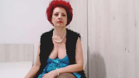 Snapshot of milffsupreme chatting on 12.02.25 Milfsupreme online show from 12.02.25