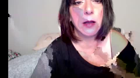 Snapshot of milfmonee chatting on 02.13.25 MILF Monee online show from 02.13.25