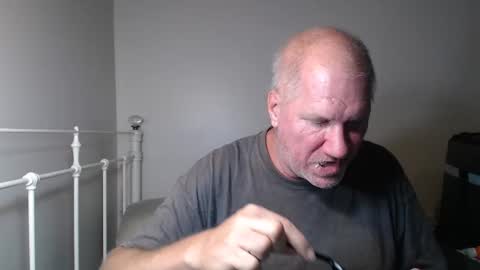 Snapshot of militarymancharliemike chatting on 04.11.26 militarymancharliemike online show from 04.11.26