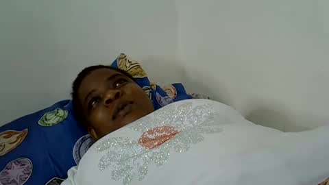 Snapshot of milk_titz chatting on 01.31.25 kinwity online show from 01.31.25