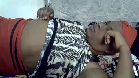 Snapshot of milk_titz chatting on 02.08.25 kinwity online show from 02.08.25