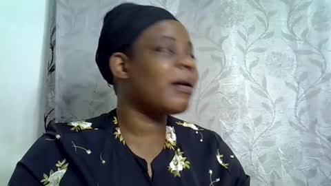 Snapshot of milk_titz chatting on 02.13.25 kinwity online show from 02.13.25