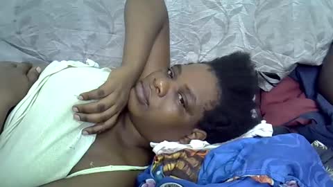 Snapshot of milk_titz chatting on 02.15.25 kinwity online show from 02.15.25