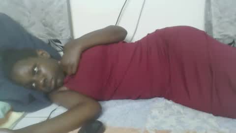 Snapshot of milk_titz chatting on 02.19.25 kinwity online show from 02.19.25