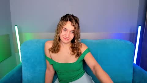 milkablond online show from 01.15.25