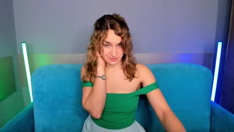 milkablond online show from 01.15.25