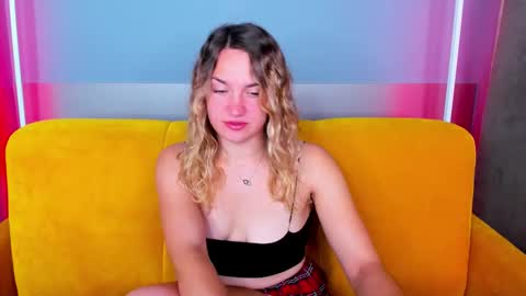 milkablond online show from 09.16.25