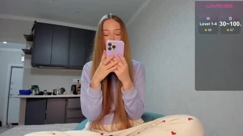 Snapshot of milkaeliza1 chatting on 05.23.26 MilkaLiza online show from 05.23.26