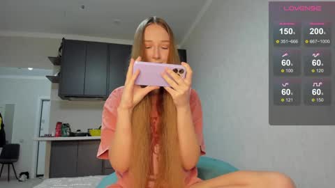 Snapshot of milkaeliza1 chatting on 05.29.26 MilkaLiza online show from 05.29.26