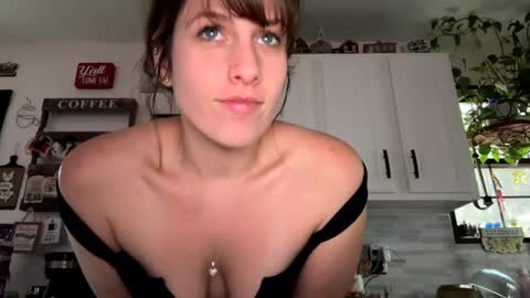 Milking Mommy online show from 12.09.24