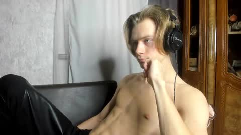 Isaac online show from 11.25.25