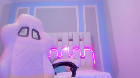 Snapshot of milkwhore1 chatting on 02.11.26 Michelle online show from 02.11.26