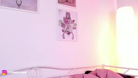 Snapshot of milky_0 chatting on 12.21.25 milky_0 online show from 12.21.25